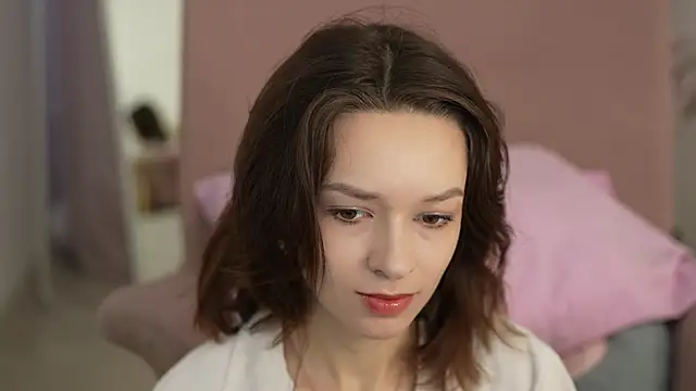 Snapshot of VivianLy_ chatting on 01-19-25, 07:36 VivianLy  online show from 01-19-25, 07:36