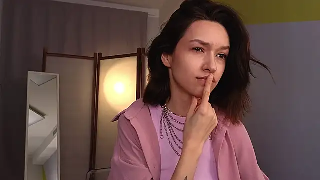 Snapshot of VivianLy_ chatting on 02-27-25, 09:50 VivianLy  online show from 02-27-25, 09:50