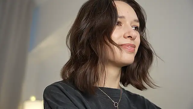 Snapshot of VivianLy_ chatting on 01-24-25, 11:48 VivianLy  online show from 01-24-25, 11:48