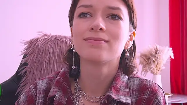 VivianLy  online show from 03-17-26, 11:57