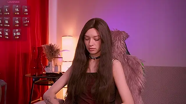 VivianLy  online show from 06-20-26, 07:46