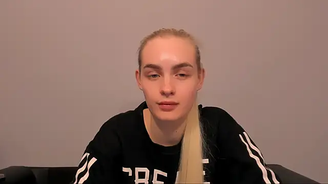 OliviaKisss online show from 02-25-26, 06:52