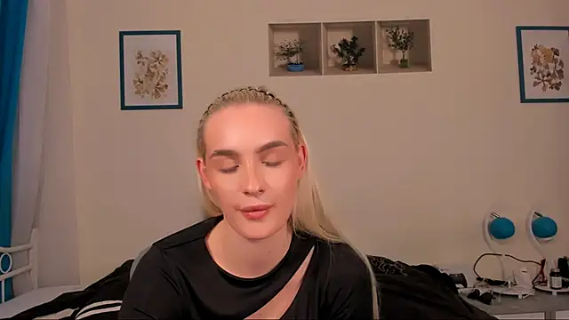 OliviaKisss online show from 04-15-26, 07:58