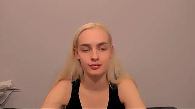 OliviaKisss online show from 03-12-26, 07:51