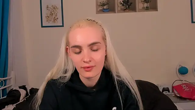 OliviaKisss online show from 04-20-26, 06:53