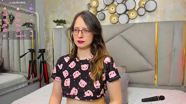 AmbeerWood  online show from 09-20-25, 11:59