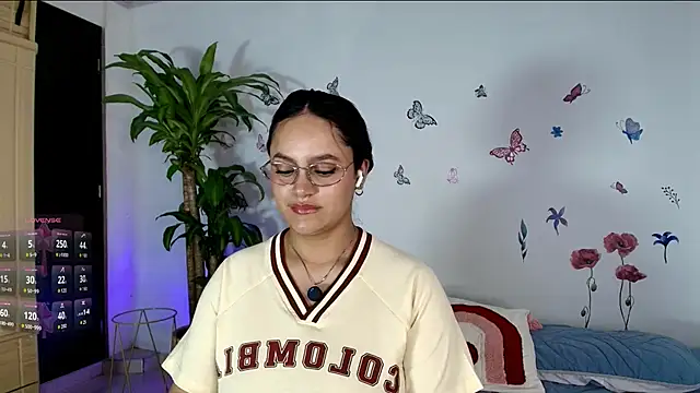 Snapshot of VICTORIABLACK_@xh chatting on 05-17-26, 10:04 VICTORIABLACK xh online show from 05-17-26, 10:04