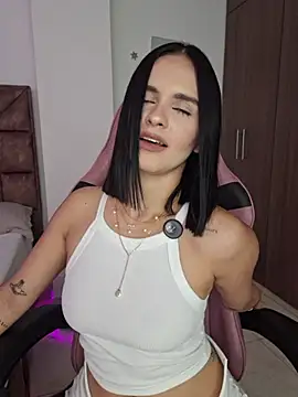 Snapshot of heyshaa chatting on 07-15-26, 10:50 heyshaa online show from 07-15-26, 10:50