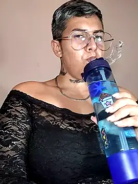 Yessi rousse online show from 01-11-26, 11:33