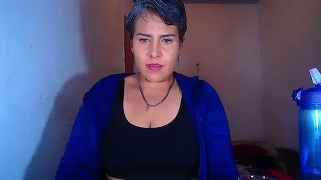 Snapshot of Yessi_rousse chatting on 07-15-26, 01:01 Yessi rousse online show from 07-15-26, 01:01