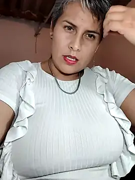 Snapshot of Yessi_rousse chatting on 06-03-26, 02:12 Yessi rousse online show from 06-03-26, 02:12