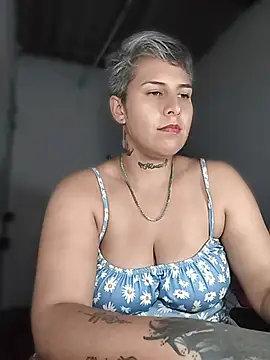 Snapshot of Yessi_rousse chatting on 05-15-26, 11:36 Yessi rousse online show from 05-15-26, 11:36