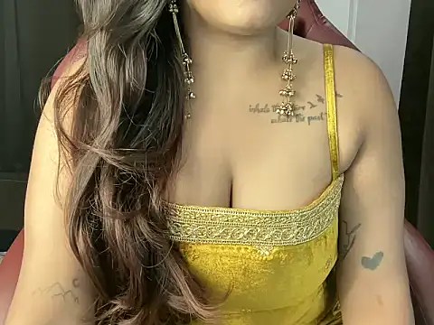 Snapshot of shanayaaa_1 chatting on 07-15-26, 07:32 shanayaaa 1 online show from 07-15-26, 07:32