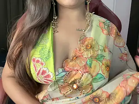 Snapshot of shanayaaa_1 chatting on 06-26-26, 06:58 shanayaaa 1 online show from 06-26-26, 06:58
