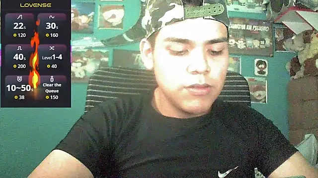 Snapshot of Valesh20 chatting on 05-19-26, 01:56 Valesh20 online show from 05-19-26, 01:56