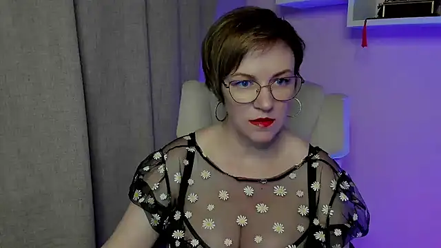 Snapshot of feliziaDesire chatting on 06-04-26, 06:29 feliziaDesire online show from 06-04-26, 06:29