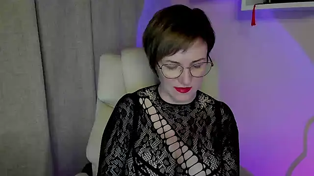 Snapshot of feliziaDesire chatting on 05-21-26, 07:55 feliziaDesire online show from 05-21-26, 07:55