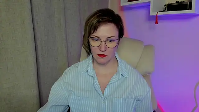 Snapshot of feliziaDesire chatting on 05-13-26, 02:02 feliziaDesire online show from 05-13-26, 02:02