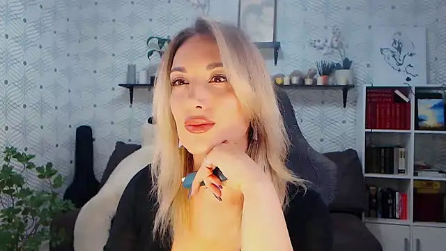 MillaXQueen online show from 05-14-26, 11:18