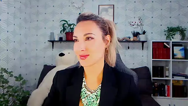 MillaXQueen online show from 10-25-25, 03:01