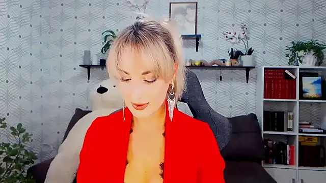 MillaXQueen online show from 09-26-25, 11:17