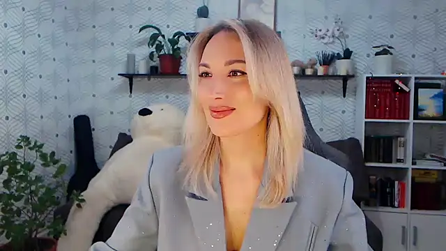 MillaXQueen online show from 03-25-26, 03:11