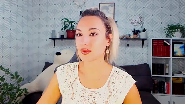 MillaXQueen online show from 10-15-25, 02:03