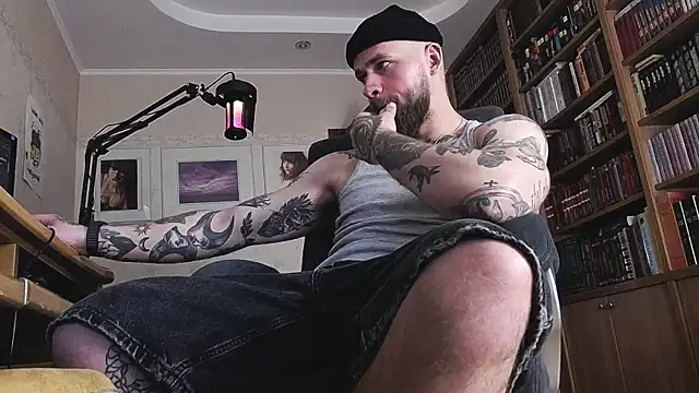 Snapshot of FindomJason chatting on 05-20-26, 10:23 FindomJason online show from 05-20-26, 10:23