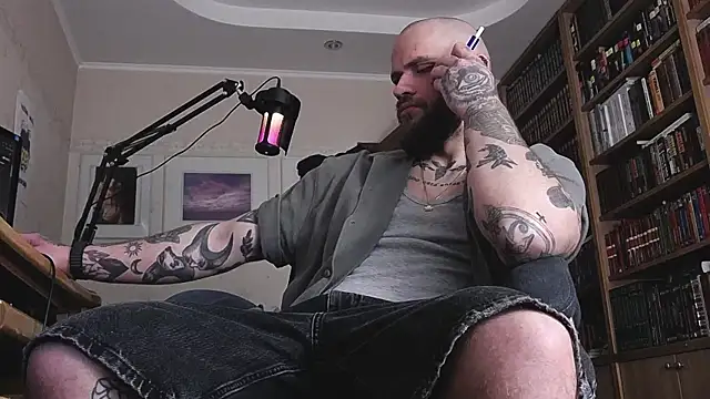 Snapshot of FindomJason chatting on 05-12-26, 10:21 FindomJason online show from 05-12-26, 10:21