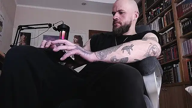 Snapshot of FindomJason chatting on 05-02-26, 06:18 FindomJason online show from 05-02-26, 06:18