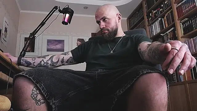Snapshot of FindomJason chatting on 05-10-26, 12:53 FindomJason online show from 05-10-26, 12:53