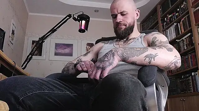 Snapshot of FindomJason chatting on 04-29-26, 10:52 FindomJason online show from 04-29-26, 10:52