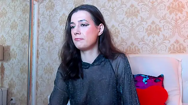 Snapshot of JuliaHunts chatting on 07-13-26, 10:58 JuliaHunts online show from 07-13-26, 10:58