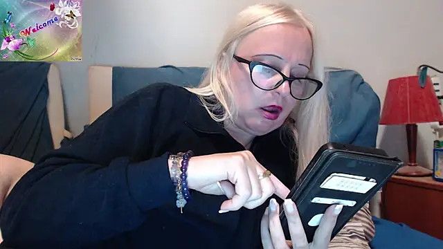 martachatte online show from 10-21-25, 07:57
