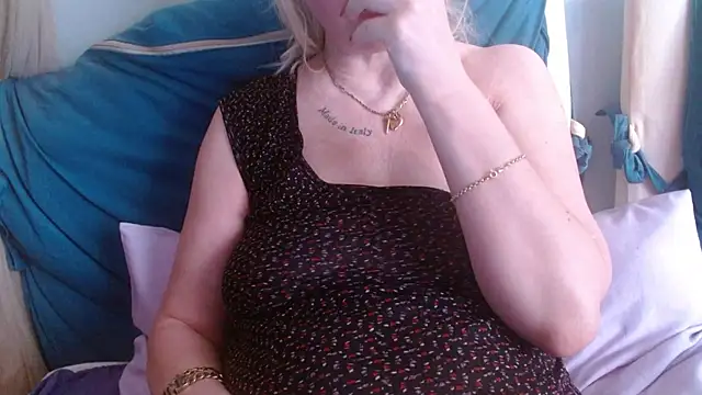 Snapshot of martachatte chatting on 05-06-26, 08:29 martachatte online show from 05-06-26, 08:29