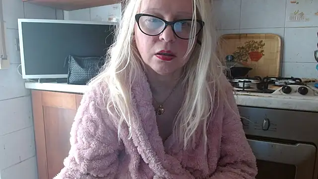 Snapshot of martachatte chatting on 05-03-26, 07:35 martachatte online show from 05-03-26, 07:35
