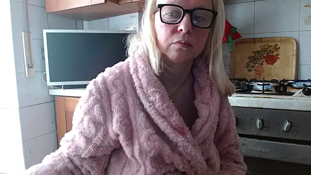 Snapshot of martachatte chatting on 04-24-26, 06:48 martachatte online show from 04-24-26, 06:48