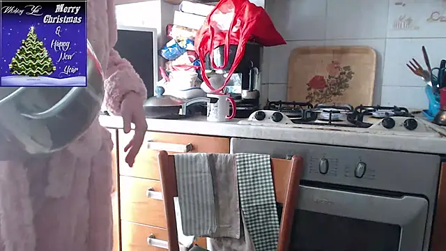 Snapshot of martachatte chatting on 12-21-25, 09:55 martachatte online show from 12-21-25, 09:55