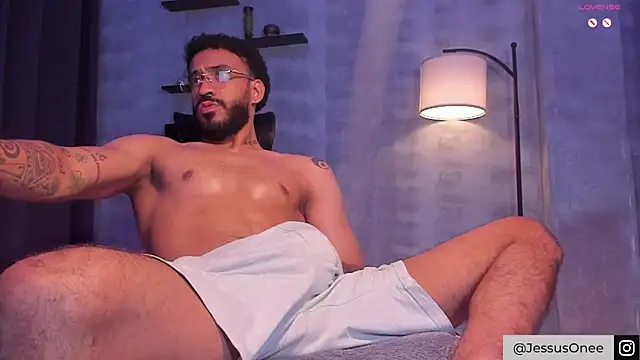 Snapshot of JesusOne chatting on 02-13-26, 06:57 JesusOne online show from 02-13-26, 06:57