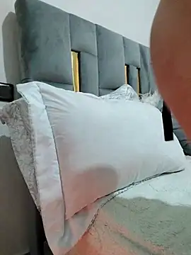 Yassmina11 online show from 01-12-26, 04:03