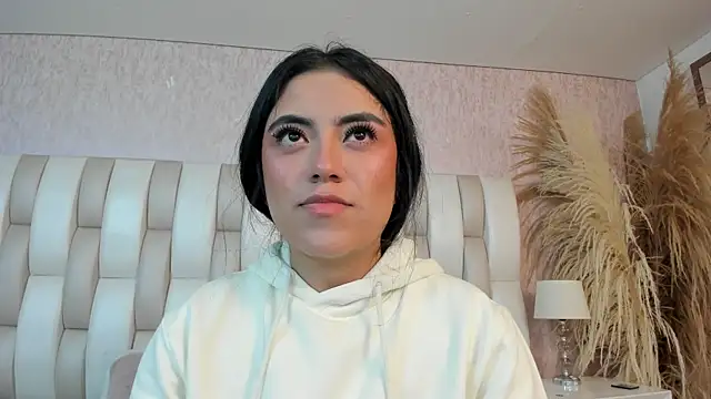 Rebeca jones online show from 06-02-26, 12:27
