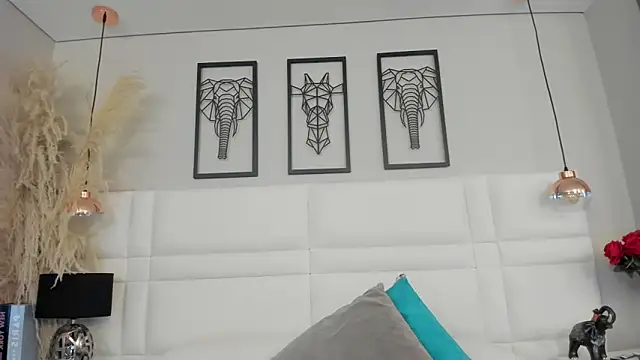 Rebeca jones online show from 11-26-25, 12:49