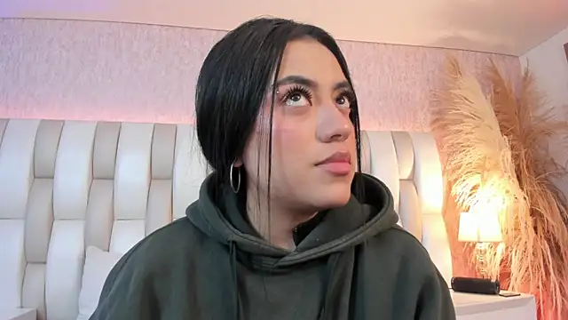 Rebeca jones online show from 04-14-26, 12:10