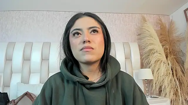 Rebeca jones online show from 04-09-26, 12:11