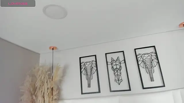 Rebeca jones online show from 10-27-25, 12:28