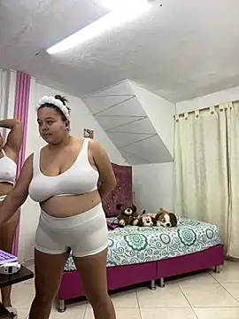 Snapshot of Rossestoner chatting on 05-03-26, 04:28 Rossestoner online show from 05-03-26, 04:28