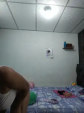 Snapshot of Rossestoner chatting on 07-31-26, 09:19 Rossestoner online show from 07-31-26, 09:19