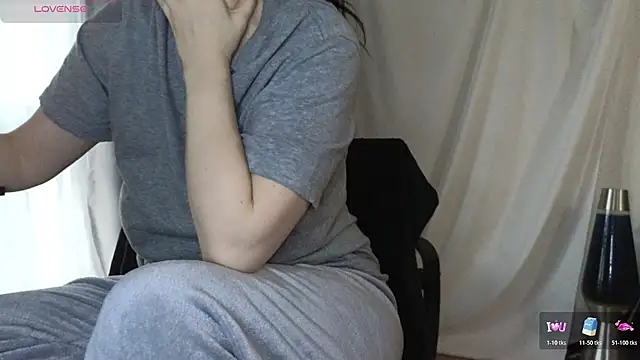 Mia G0ld online show from 01-13-26, 03:27