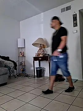 Snapshot of hungpenis210 chatting on 10-05-25, 07:15 hungpenis210 online show from 10-05-25, 07:15