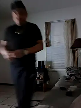 Snapshot of hungpenis210 chatting on 10-29-25, 01:59 hungpenis210 online show from 10-29-25, 01:59